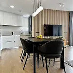 Apartment Torre Sakura By Leo