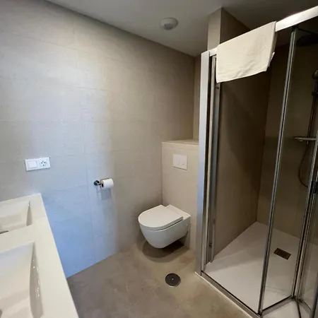 Torre Sakura By Leo *